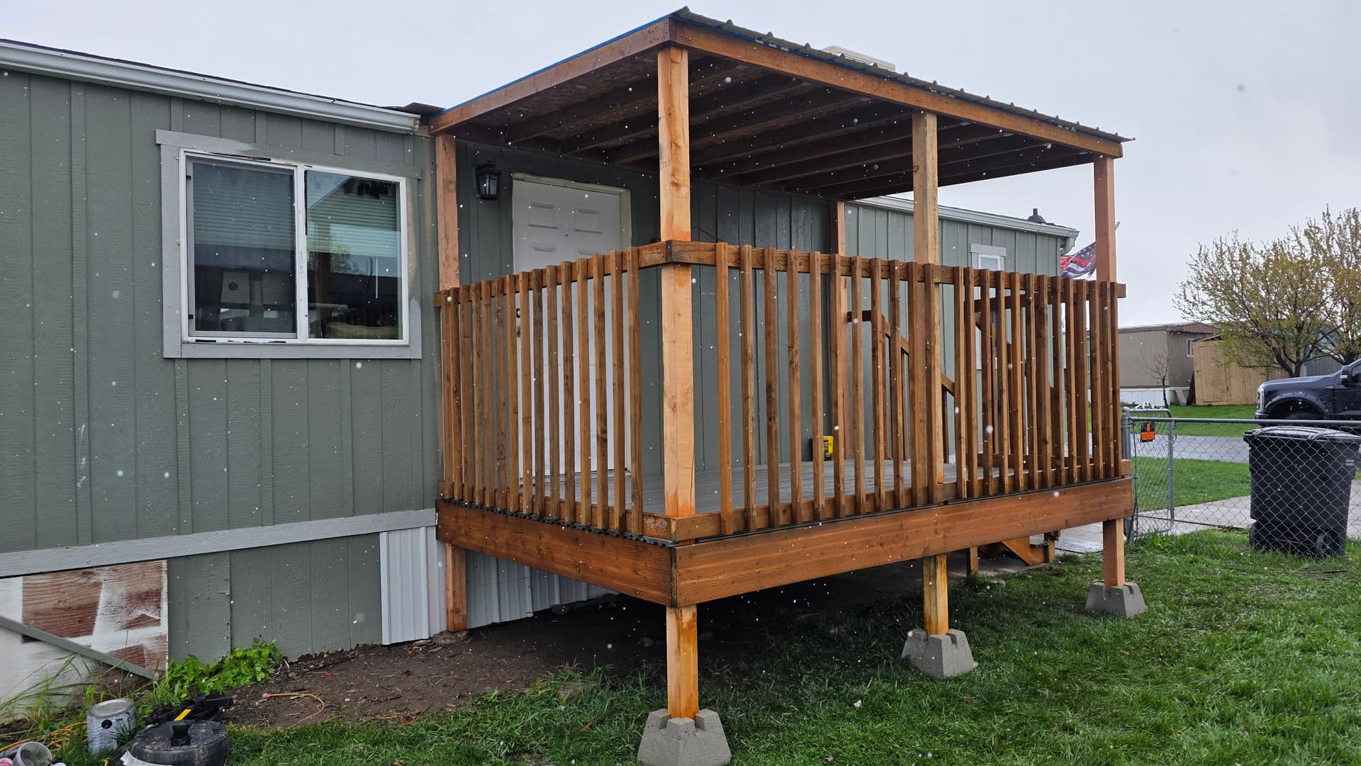 Gallery photos for Worn-Out Porch Rebuilt Into a Covered Deck in One Day: Image #4